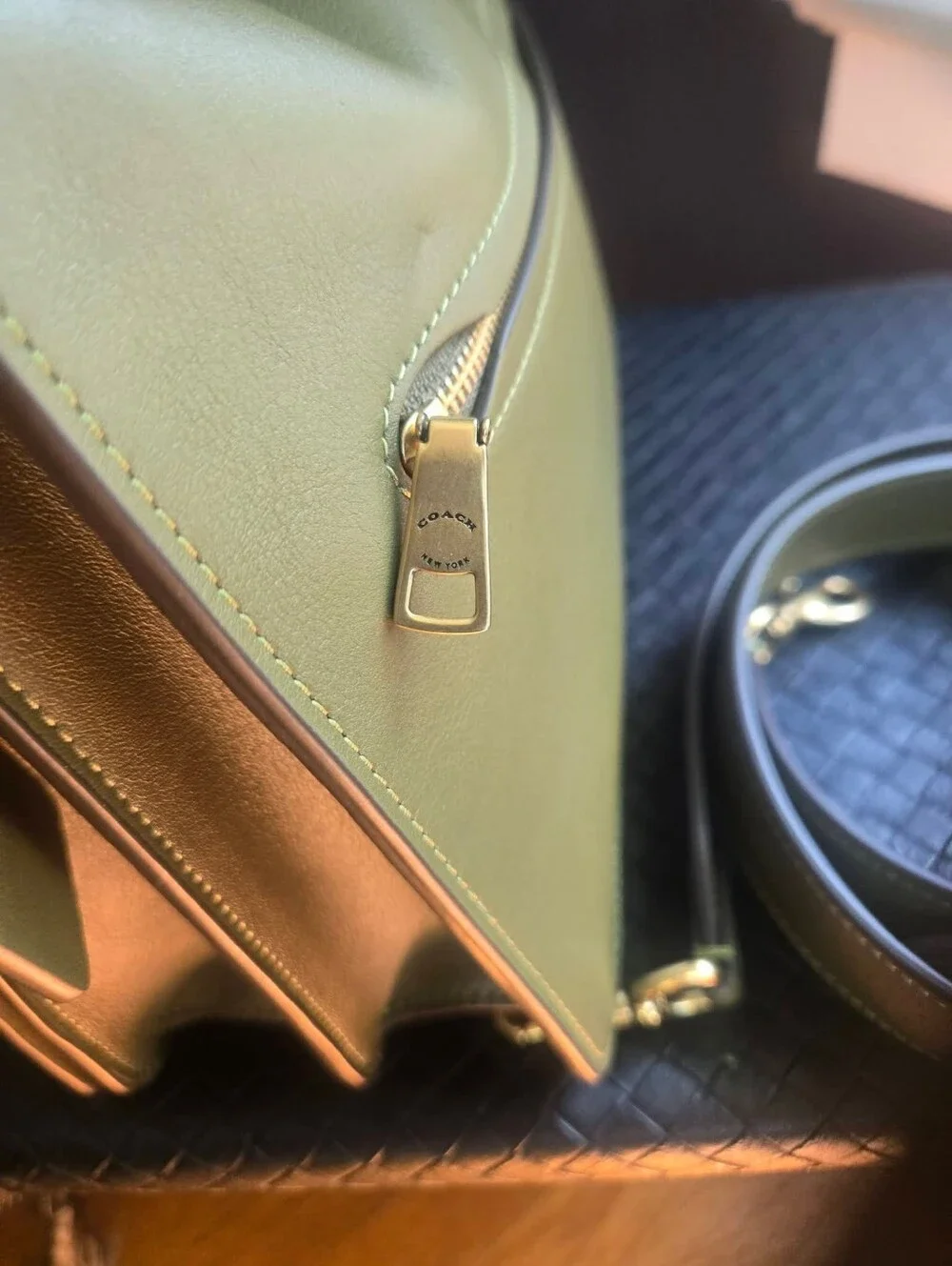 Coach Chain Tabby 30